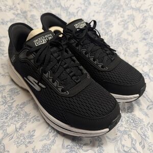 New- Skechers Go Run Athletic Shoes Woman's Size 7.5